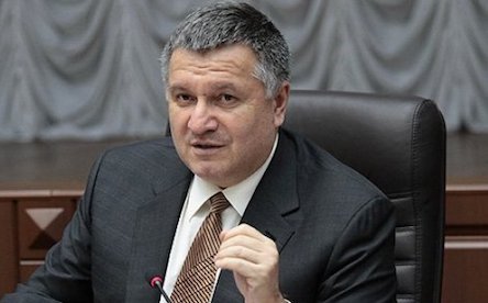 Свежие новости: Аваков грозит каждому, кто поднимет руку на полицейских