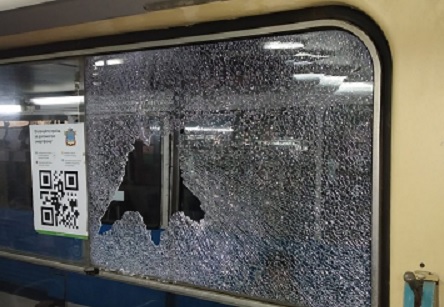 Свежие новости: ФОТО: В Николаеве обстреляли трамвай с пассажирами