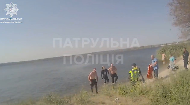 Свежие новости: У Миколаєві патрульні врятували підлітка від утоплення, інший хлопець загинув