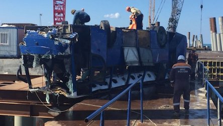 Свежие новости: Падение автобуса в море в России: появились видео и новые данные о жертвах