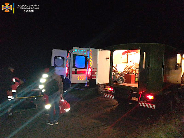 Свежие новости: В Баштанском районе врач шел пешком 3 километра к пациенту, потому что «скорая» застряла на грунтовой дороге