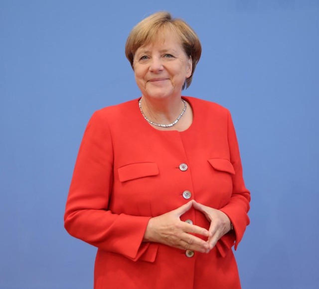 Фото новости: В Берлине прошла торжественная церемония проводов Ангелы Меркель с поста канцлера ФРГ Свежие новости: В Берлине прошла торжественная церемония проводов Ангелы Меркель с поста канцлера ФРГ