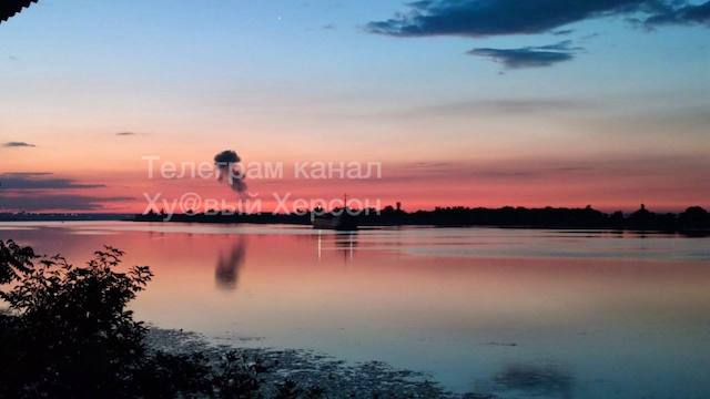 Свежие новости: ЗСУ знову вдарили по Антонівському мосту, — Стратком