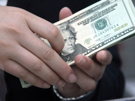 Свежие новости: Следователя Нацполиции задержали на валютной взятке