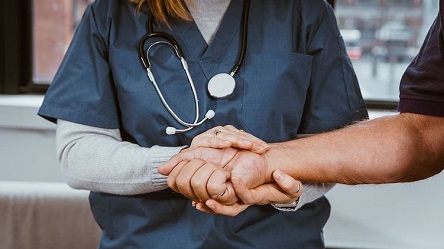 Фото новости: Минздрав обвинил местные власти в невыплате медикам 300% надбавки Свежие новости: Минздрав обвинил местные власти в невыплате медикам 300% надбавки