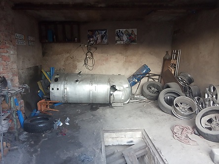 Фото новости: В Первомайске в гараже взорвался бак грузовика – один человек погиб, двое пострадали Свежие новости: В Первомайске в гараже взорвался бак грузовика – один человек погиб, двое пострадали