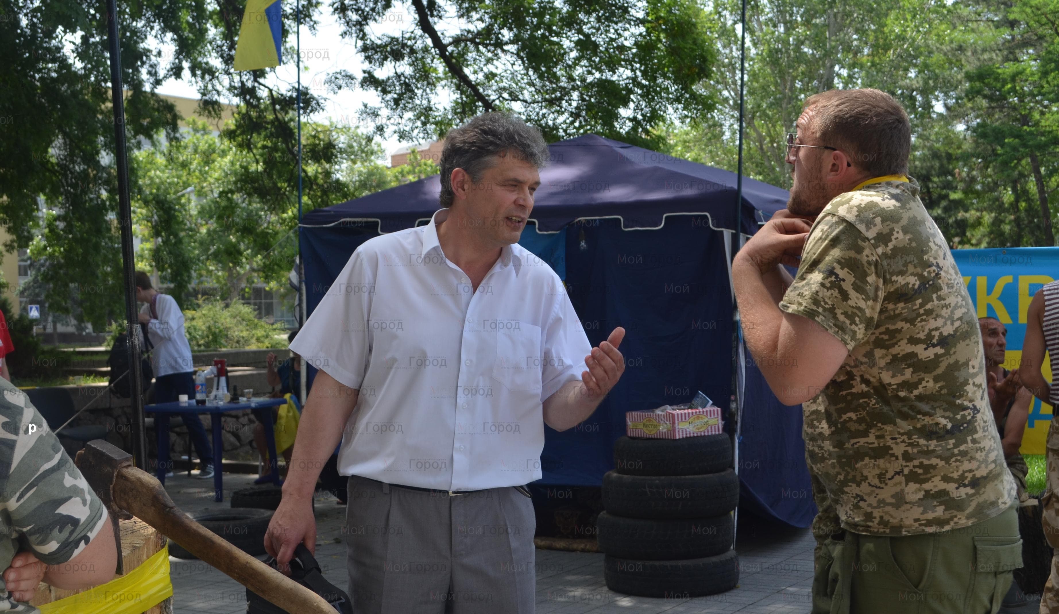 Свежие новости: Возмущенные активисты не захотели слушать кандидатов на должность зама главы ОГА (видео)