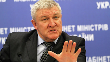 Фото новости: Суд разрешил задержать экс-главу Минобороны Ежеля Свежие новости: Суд разрешил задержать экс-главу Минобороны Ежеля