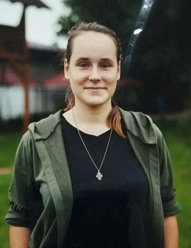 Свежие новости: В Киеве ищут девушку с татуировкой бабочки на голове