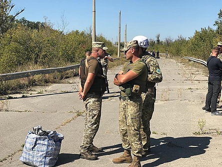 Свежие новости: Боевики «ЛНР» передали Украине 54 заключенных, которые находились в тюрьмах во время оккупации Луганской области