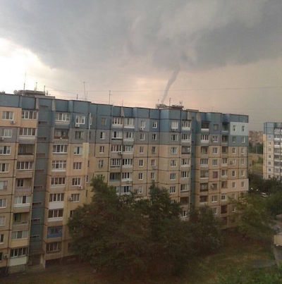 Свежие новости: ВИДЕО: Над Кривым Рогом прошел смерч и выпал град размером с перепелиное яйцо