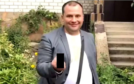 Свежие новости: Работник Верховного суда пьяным гонял по дворам и предлагал полицейским выпить