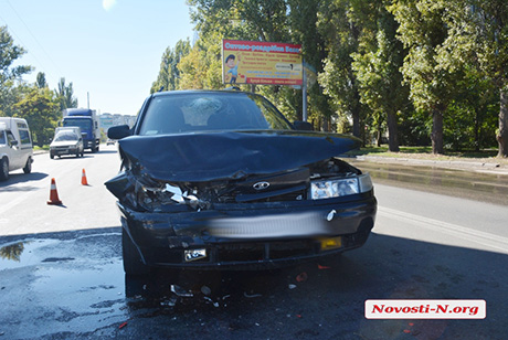 Свежие новости: В Николаеве столкнулись ВАЗ и «Шкода» — пострадал пассажир
