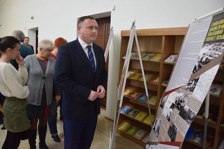 Свежие новости: У Миколаєві відкрили виставку інформаційно-просвітницьких стендів «Україна 1932-1933. Геноцид Голодом»