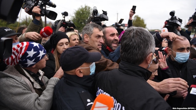 Свежие новости: «Свободу Мише» – акция у руставской тюрьмы завершилась задержаниями