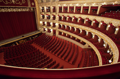 Свежие новости: В Одесском оперном театре ночью искали взрывчатку