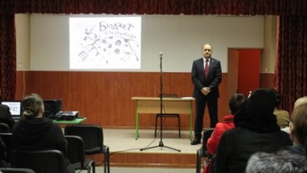 Свежие новости: Мешканці прилеглих до загальноосвітньої школи № 6 вулиць Вознесенської громади зустрілись з міським головою у форматі «осінніх зустрічей»