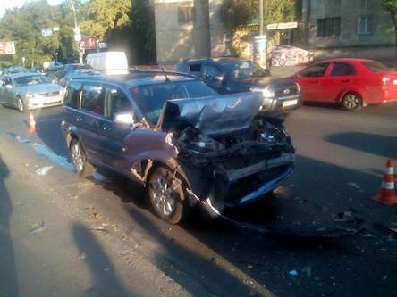 Свежие новости: В Одессе пьяная женщина врезалась в маршрутку: пострадал ребёнок