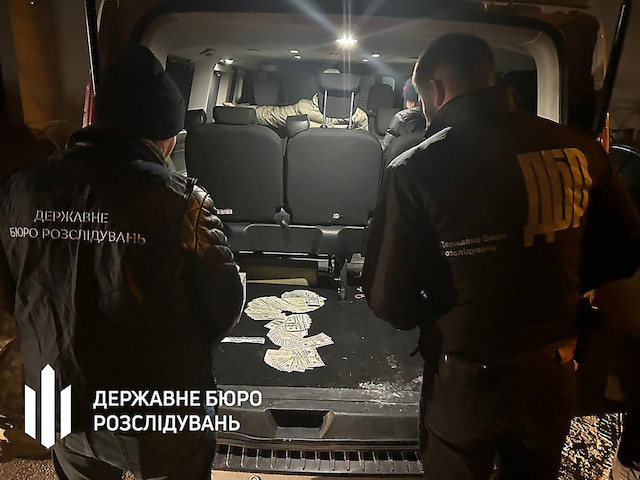 Свежие новости: В Києві ДБР та СБУ затримали торговців краденою військовою амуніцією