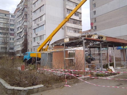 Свежие новости: В Николаеве демонтировали незаконно установленное сооружение