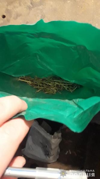 Фото новости: ФОТО: Житель Вознесенска хранил у себя дома наркотики Свежие новости: ФОТО: Житель Вознесенска хранил у себя дома наркотики