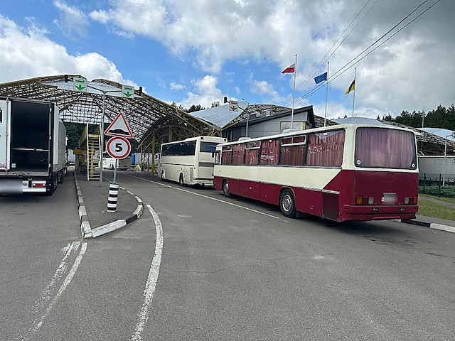Свежие новости: Протестувальники блокують рух автобусів між Польщею та Україною
