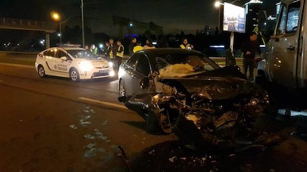 Свежие новости: В Киеве водитель на высокой скорости 