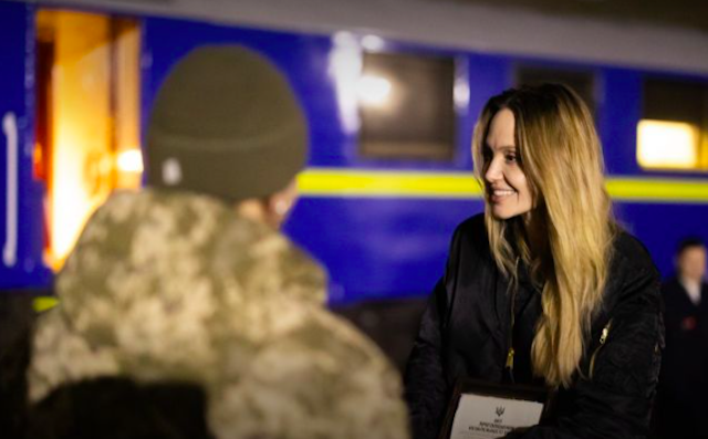 Свежие новости: Анджеліна Джолі вперше розповіла про свій візит в Україну