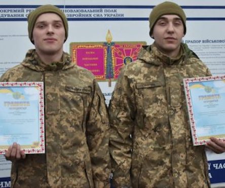 Свежие новости: В Николаеве два солдата-срочника спасли девочку, которая без сознания лежала на морозе