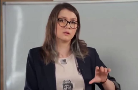 Фото новости: ВИДЕО: В онлайн-уроках по истории очередной ляп. Как Иван Грозный развязал Ливанскую войну в VI веке Свежие новости: ВИДЕО: В онлайн-уроках по истории очередной ляп. Как Иван Грозный развязал Ливанскую войну в VI веке