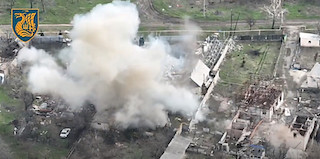 Фото новости: Миколаївські морпіхи показали, як їх артилерія знищила піхоту окупантів Свежие новости: Миколаївські морпіхи показали, як їх артилерія знищила піхоту окупантів