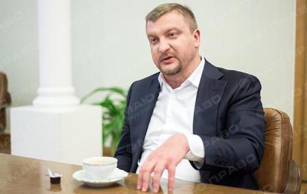 Свежие новости: В Минюсте уже готовы к введению визового режима с Россией