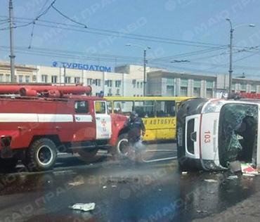 Свежие новости: В Харькове перевернулась машина скорой помощи: пострадал трехлетний ребенок