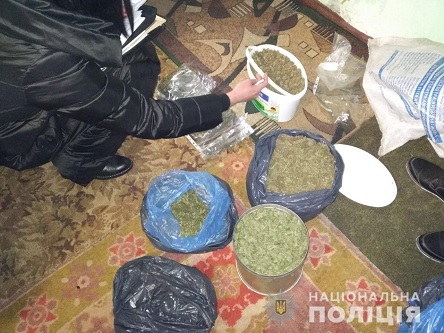 Свежие новости: На Николаевщине правоохранители изъяли у местного жителя более килограмма каннабиса