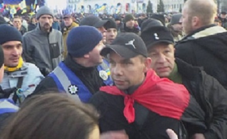 Свежие новости: Метателем яиц в Порошенко оказался журналист из Львова. Новое видео бросков