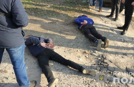 Фото новости: В Харькове поймали пару мужчин, которые зверски убили девушку и сожгли ее тело в трубе Свежие новости: В Харькове поймали пару мужчин, которые зверски убили девушку и сожгли ее тело в трубе