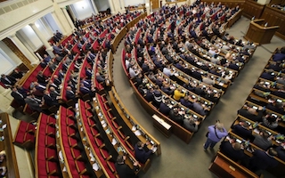 Фото новости: Рада повернула електронні декларації, але дані про статки держслужбовців буде закрито Свежие новости: Рада повернула електронні декларації, але дані про статки держслужбовців буде закрито