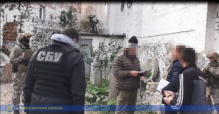 Свежие новости: СБУ задержала антисемита, осквернявшего памятники жертвам Холокоста – его причастность к подобному преступлению на Николаевщине проверяют