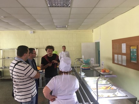 Свежие новости: Уже 11 одесских школ питаются по рецептам знаменитого шеф-повара