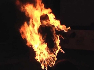 Свежие новости: У Снігурівці місцевий житель облив бензином та підпалив 84-річну тещу