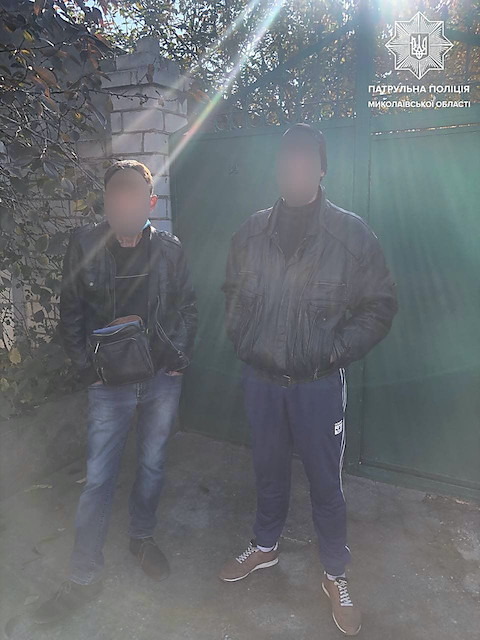 Свежие новости: Патрульные задержали двух николаевцев, у одного из них нашли сверток с наркотиками