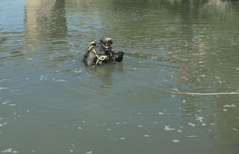 Свежие новости: У Києві все ще шукають тіло одного з чоловіків, які перекинулися з човна