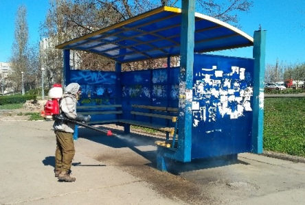 Свежие новости: ФОТО: Южноукраинские коммунальщики начали дезинфицировать автобусные остановки