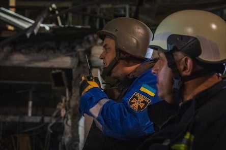 Свежие новости: Ракетний удар по Краматорську: з-під завалалів дістали тіла вісьмох загиблих, серед них три дитини