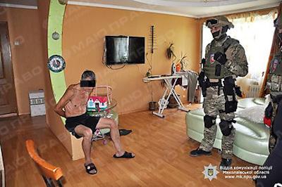 Свежие новости: ВИДЕО. Задержанные за нападение на предпринимателя в Николаеве могут быть причастны к «налету» на «секонд-хэнд», – полиция