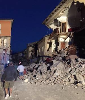 Свежие новости: В Италии жуткое землятресение: Есть погибшие, половины города больше нет