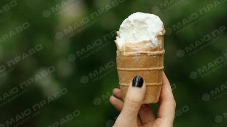 Свежие новости: Украину завалили дорогим испорченным мороженым