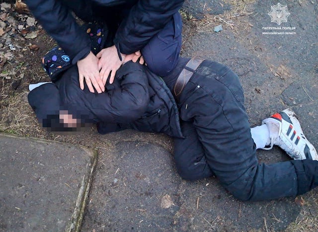 Свежие новости: Миколаївські патрульні затримали ексробітника мийки за крадіжку каси