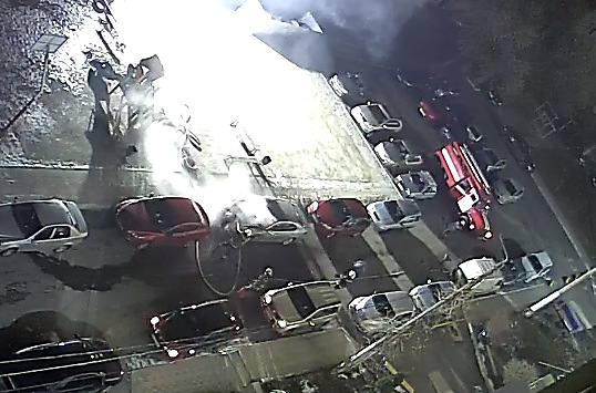 Свежие новости: ВИДЕО: В Николаеве во дворе сгорел «Lexus»