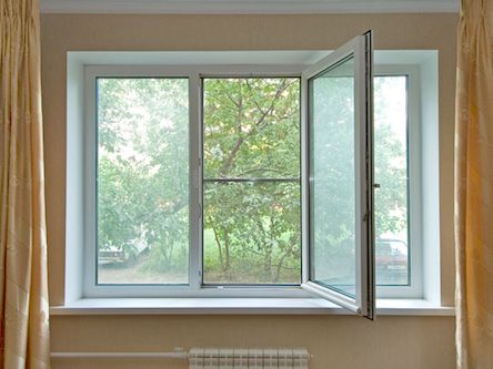 Свежие новости: В Харькове студент выпал с 9 этажа и разбился